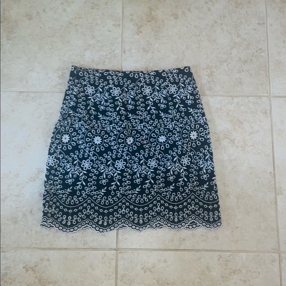 Loft: Embroidered Scalloped Shift Skirt